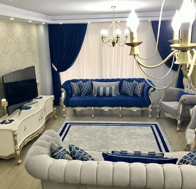 Bu Salonda Klasik Stil Güçlü Renkler, Lüks Dokularla Göz Alıyor - Classic Style Strong Colors in this Salon, Luxury Textures