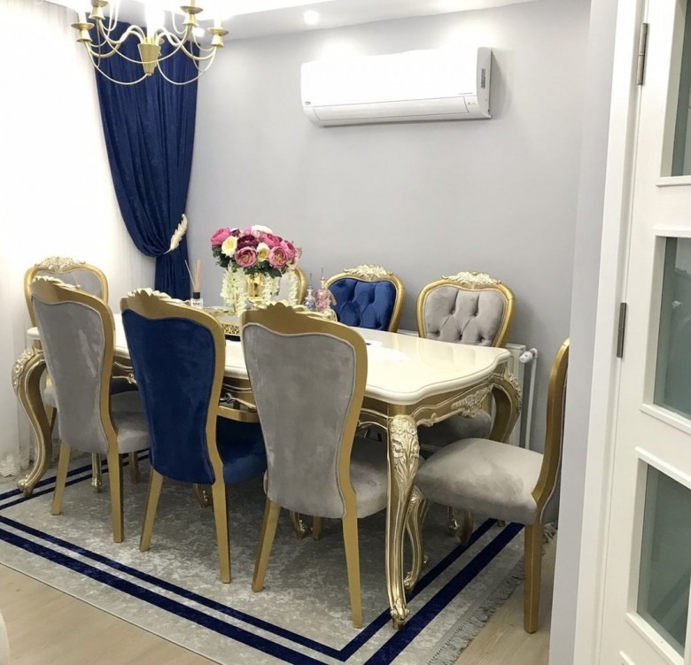 Bu Salonda Klasik Stil Güçlü Renkler, Lüks Dokularla Göz Alıyor - Classic Style Strong Colors in this Salon, Luxury Textures
