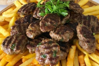 Izgara keyfinda Köfte Patates